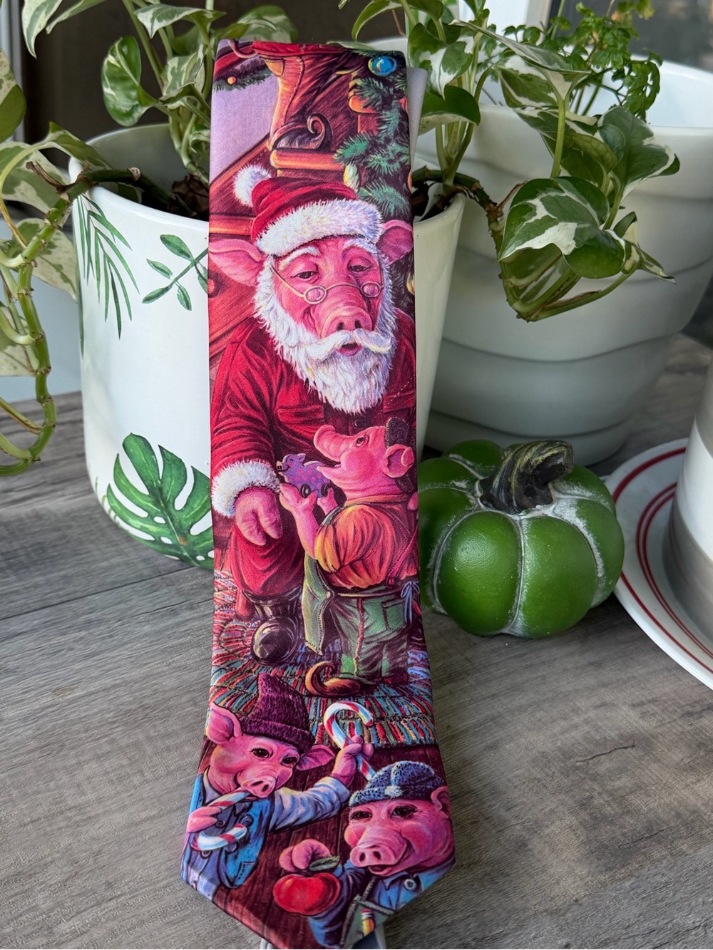 Vintage Ralph Marlin Made in U.S.A Red Santa and Pigs Holiday Tie